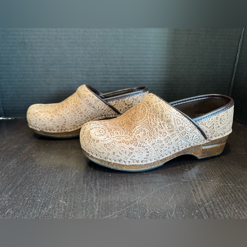 Dansko Pro XP Professional Pecan Lace Leather Clog Size 37( US7) - Picture 4 of 8